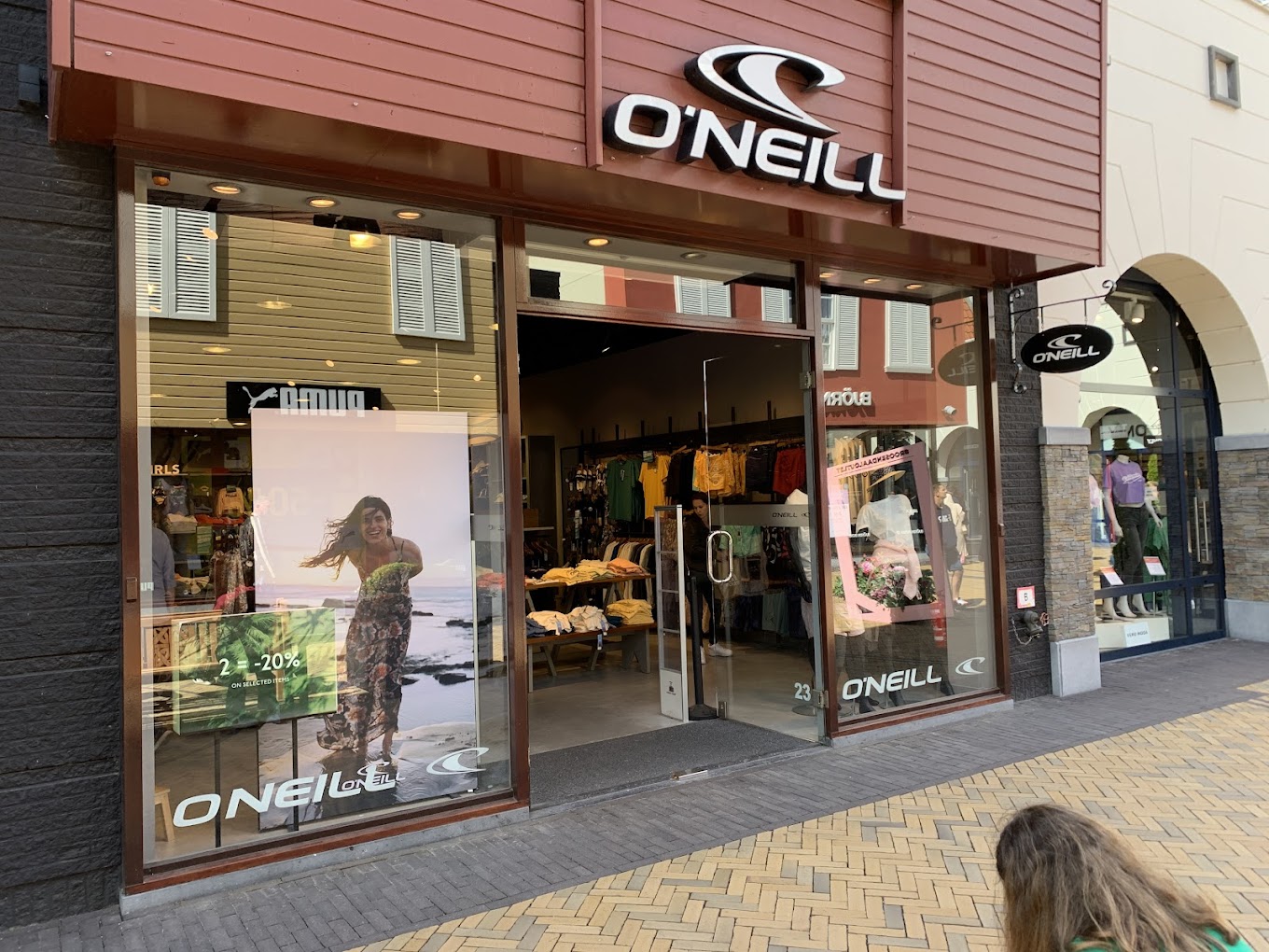 Store refit O'Neill Roosendaal door Fronen Bouwbedrijf